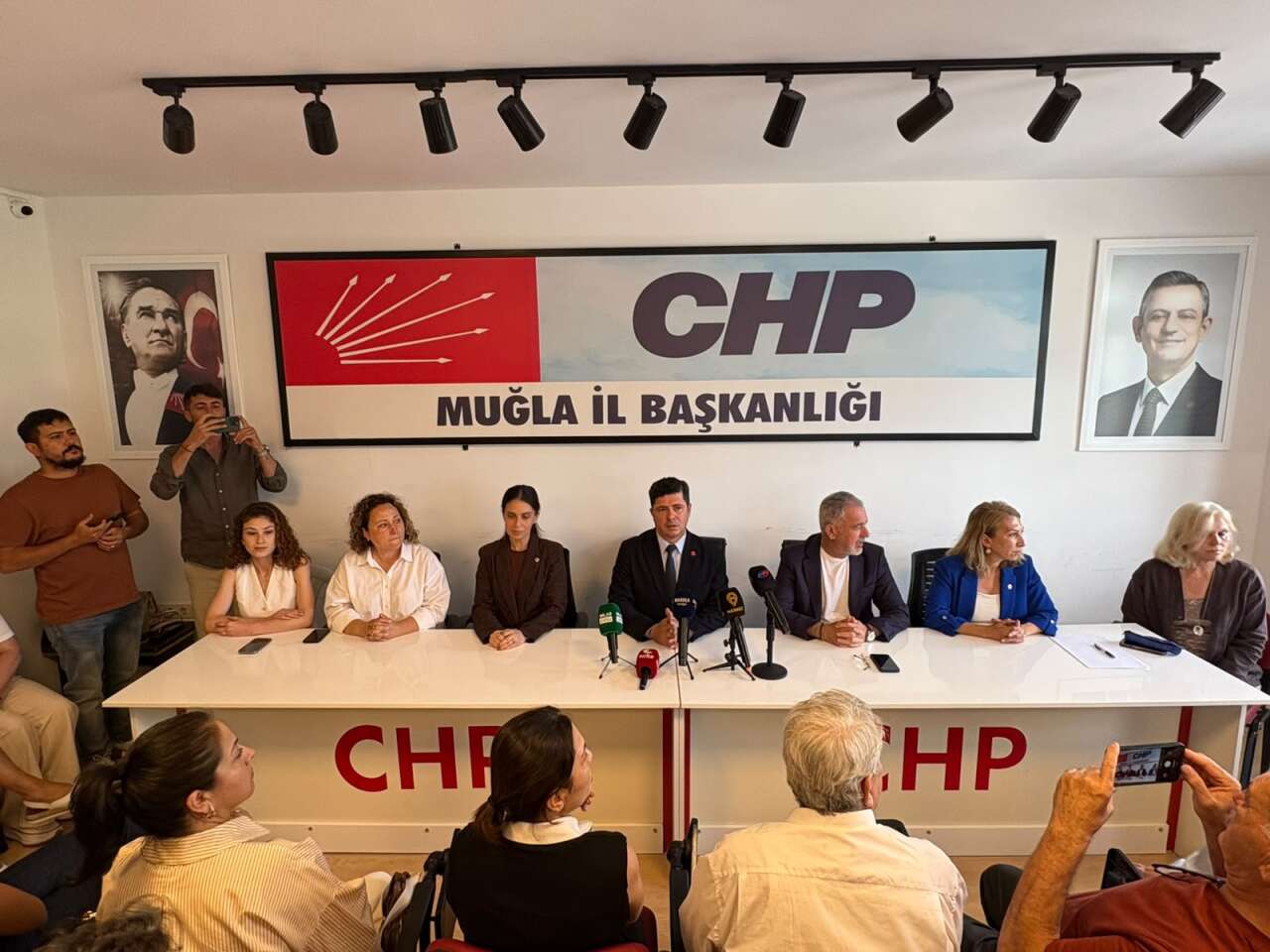 CHP Muğla Milletvekillerinden Nail Kızıl'a Destek: "Seçilmiş Yöneticilerimizin Arkasında Dimdik Duruyoruz" 2
